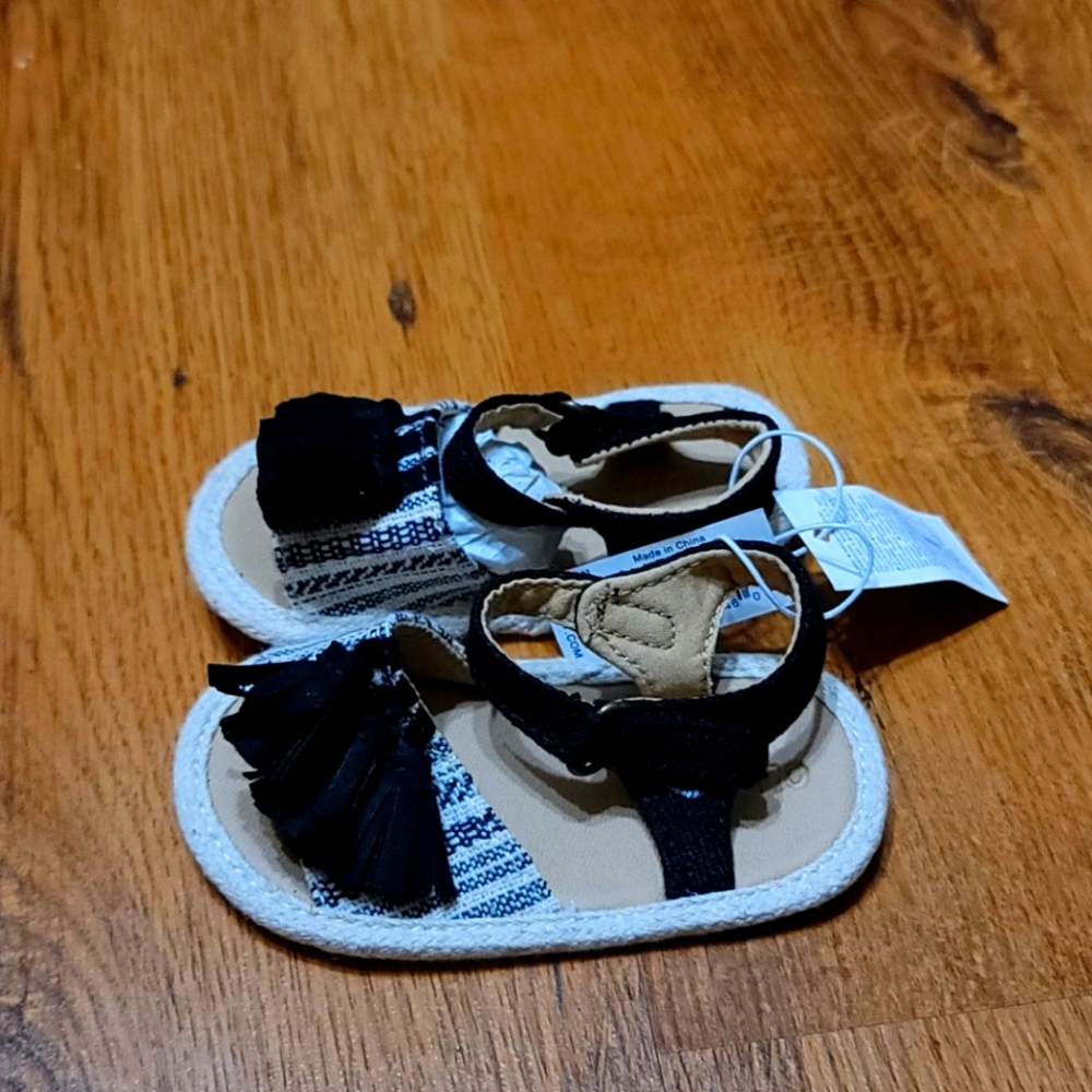 Sandals - Picture 2 of 3